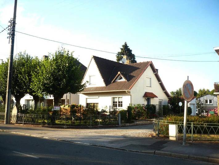 Gîte pour 2 personnes, avec Balcon et Terrasse ainsi que Jardin et Vue à Marconne