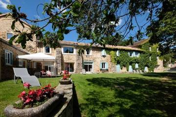 Gîte pour 4 personnes, avec sauna et piscine ainsi que jacuzzi et terrasse, animaux acceptés dans l' Aude