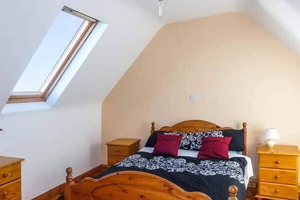 Corr An Droma, pet friendly, with open fire in Schull, County Cork in County Cork