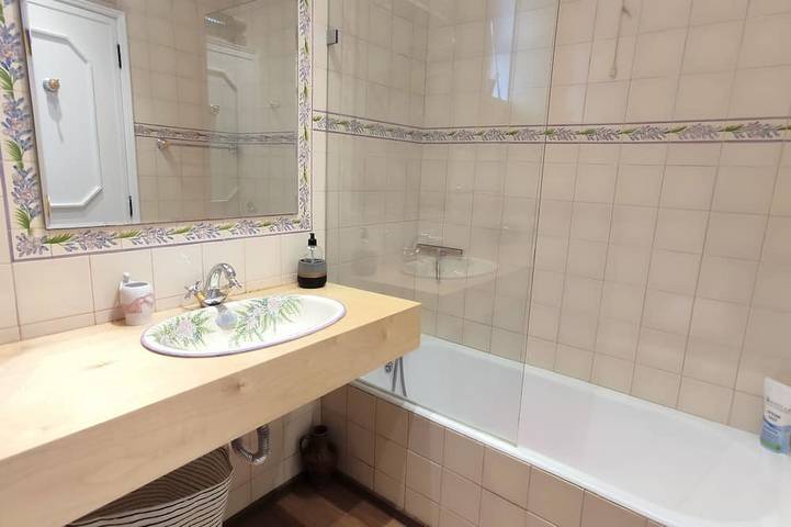 Appartement entier, Ihe 2-bedroom Apartment Cosy and Sunny in Espinho, District de Aveiro