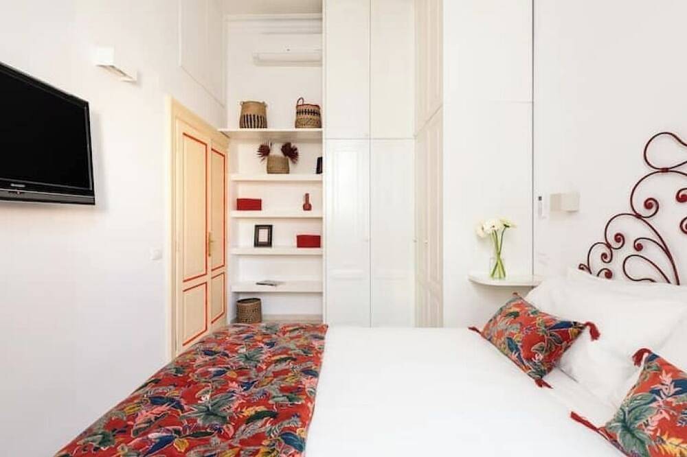 Elegant beachfront home in the heart of Ostia in Ostia, Rom