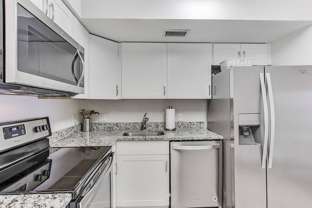 Ganze Wohnung, Oceanfront w/ Pool - Safe, clean and Quiet in Jacksonville Beach, Duval County