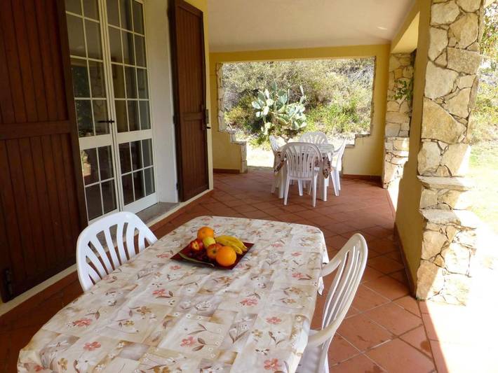 Villa pour 8 personnes, avec jardin et vue ainsi que vue sur le lac et piscine, animaux acceptés dans Eden Rock - 3