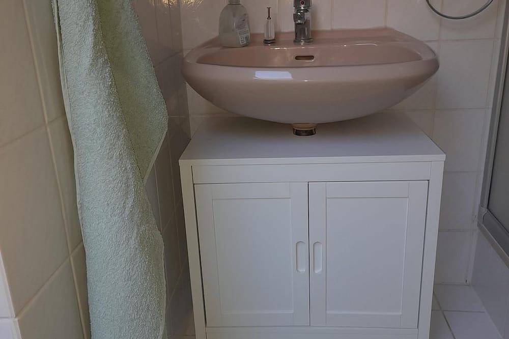 Ganze Wohnung, Ferienwohnungen am Sonnenhang - Ferienwohnung am Sonnenhang: Dachgeschoss in Reuschenbach, Hausen (Wied)
