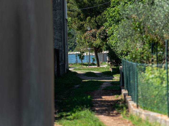 Ferienwohnung für 9 Personen, mit Terrasse und Garten in Starigrad - 4