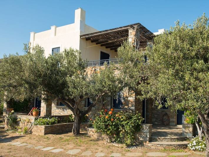 Location de vacances pour 7 personnes, avec Terrasse et Jardin dans Carystos