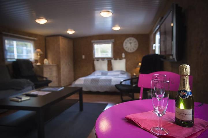 Péniche pour 4 personnes, avec balcon et jacuzzi à Profondeville - 2