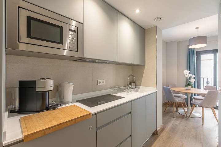 Entire apartment, A2 Apartamento con vistas a la Catedral - Centro y piscina in Casco Antiguo, Sevilla