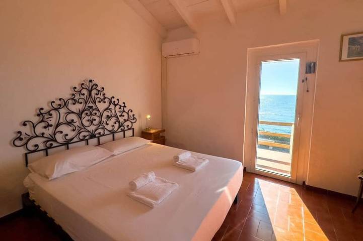 S'archittu Sunset House in Spiaggia di S'Archittu (Cuglieri), Cuglieri
