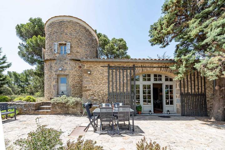 Gîte pour 6 personnes, avec piscine ainsi que jardin et terrasse à Laure-Minervois
