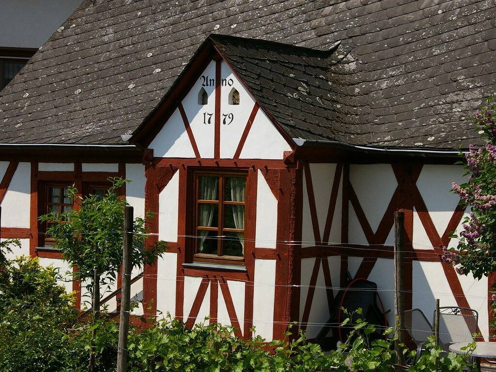 Ferienhaus in Müden mit Schwimmbecken in Burg Eltz, Müden (Mosel)