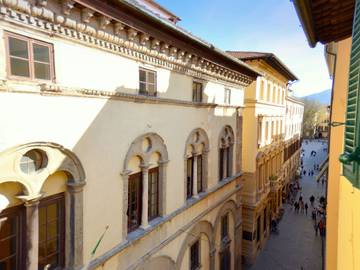Vacation Rental for 7 Guests in Lucca, Lucca Province, Picture 4