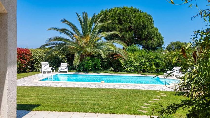 Villa per 6 persone, con Terrazza e Giardino nonché Piscina a Solaro