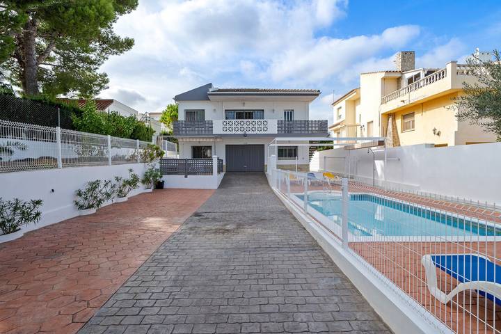 Casa rural para 12 personas, con jardín en La Ampolla