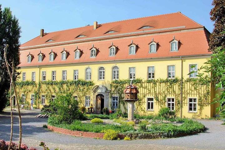 Very large (105m2) family-friendly apartment in castle 'Rittergut Heyda' in Falkenhain, Lossatal