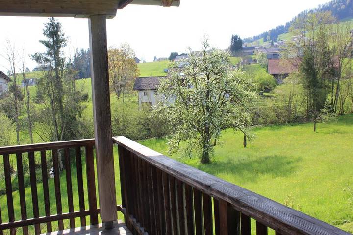 Ferienwohnung für 3 Personen, mit Terrasse und Garten sowie Ausblick in Alberschwende - 2