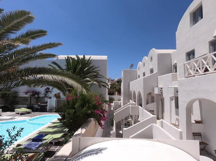 Appart’hôtel pour 2 personnes, avec Terrasse ainsi que Jardin et Piscine