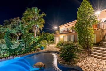 Chambre d’hôte pour 2 personnes, avec jacuzzi et piscine ainsi que sauna et jardin dans Favone