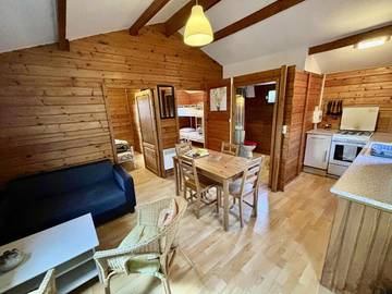 Gîte pour 5 personnes, avec jardin ainsi que vue et terrasse à Duras