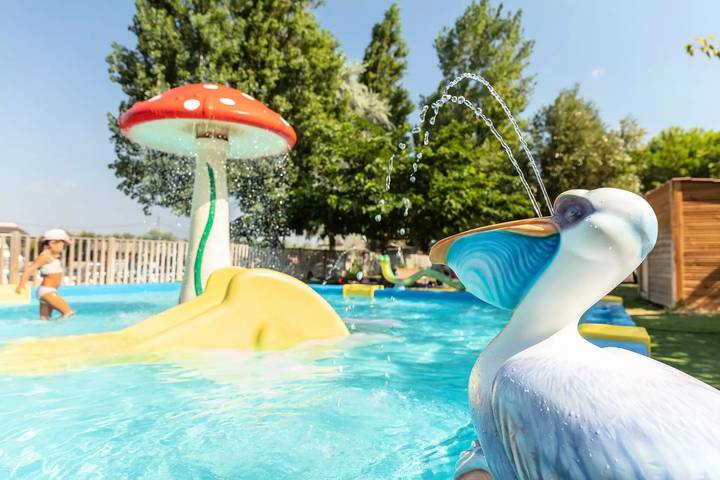 Mobil home pour 4 personnes, avec terrasse ainsi que piscine et sauna, animaux acceptés dans Portiragnes Plage - 4