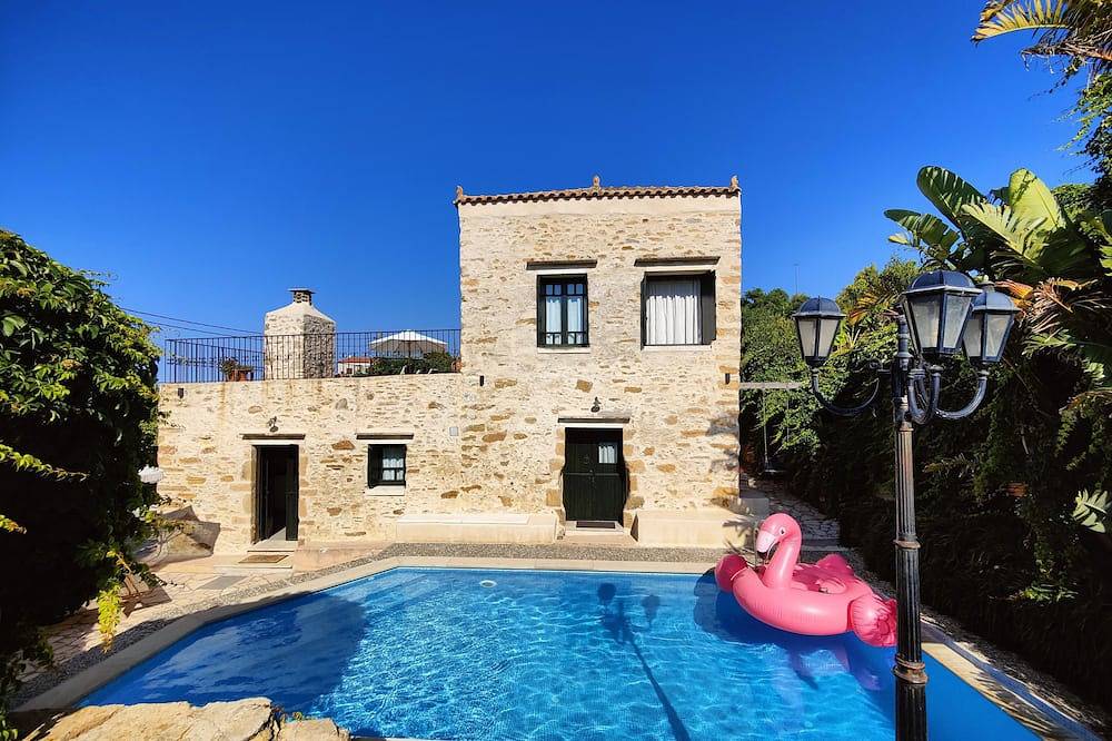 ★ Luxurious stone villa, totally private pool, peaceful, near sea, Wifi, parking in Maleme, Chania und Umgebung