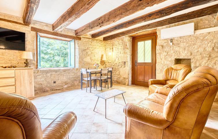 Appartement confortable avec Wifi et parking, à 1,5 km de La Chapelle-Saint-Jean in Saint-Rabier, Périgord Noir