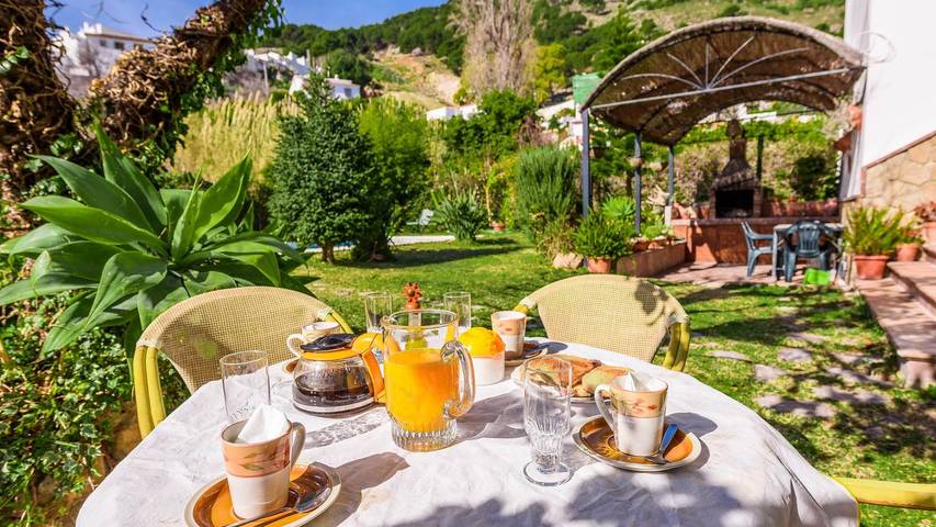 Chalet para 10 personas, con balcón/terraza además de piscina y jacuzzi en Sierra de las Nieves - 4