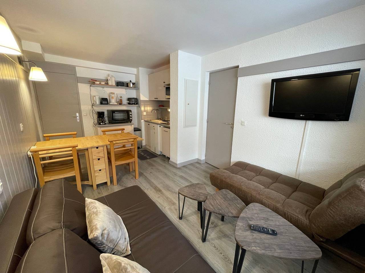 Ganze Wohnung, Gemütliche Wohnung mit Balkon, Pool und optionalem Parkplatz in Plagne 1800 in La Plagne, La Plagne-Tarentaise