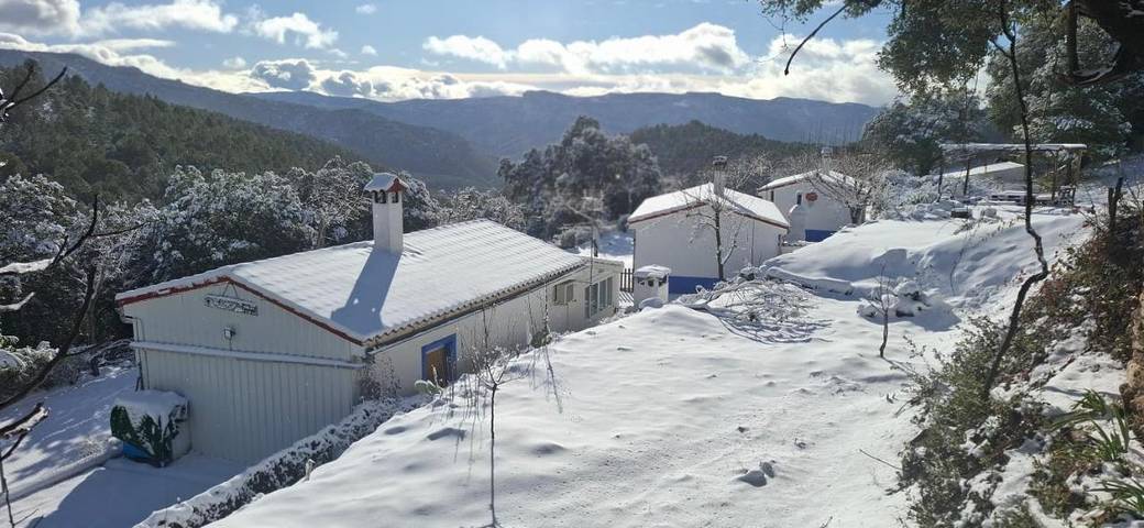 Casa de vacaciones para 6 personas, con terraza y piscina además de vistas y jardín, Se admiten mascotas en Sierras del Segura - 3