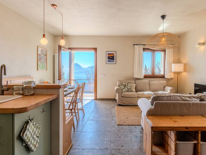 Ferienhaus für 5 Personen, mit Seeblick und Terrasse sowie Garten am Comer See