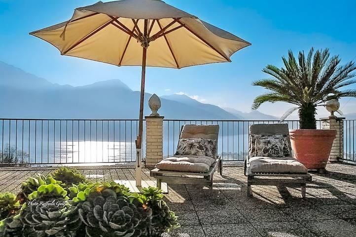 Ferienhaus für 4 Personen, mit Pool und Seeblick sowie Balkon am Comer See