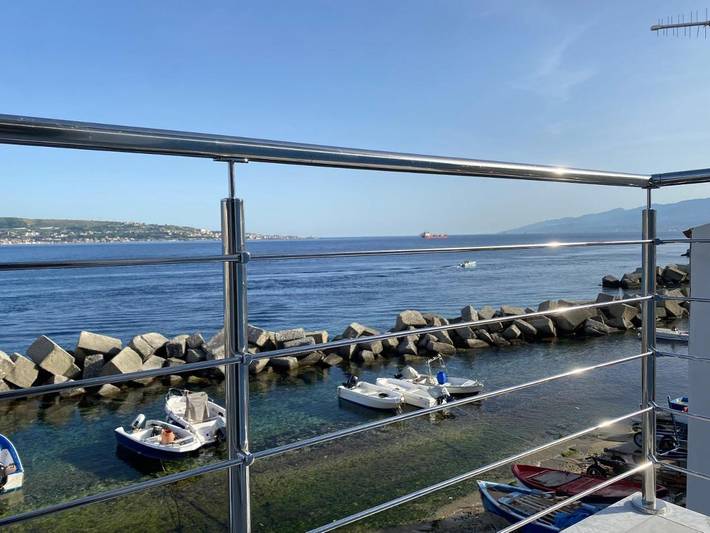 Gîte pour 3 personnes, avec vue et balcon à Torre Faro - 2