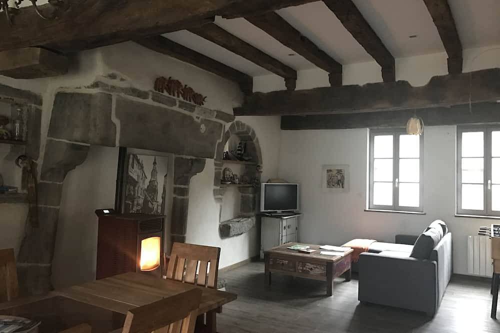 Entire apartment, \" La Re-naissance \" in the heart of the city in Dinan, Dinan region