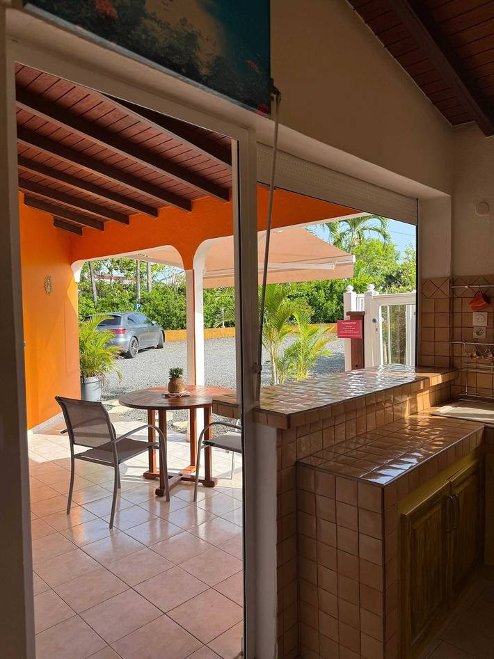 Location de vacances pour 2 personnes, avec terrasse et piscine à Saint-François - 3