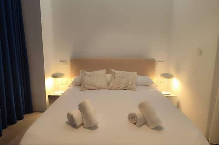 Ganze Wohnung, Luxury Designer Loft in Cáceres Old Town | Steps from Plaza Mayor & Godoy Palace in Cáceres, Cáceres und Umgebung