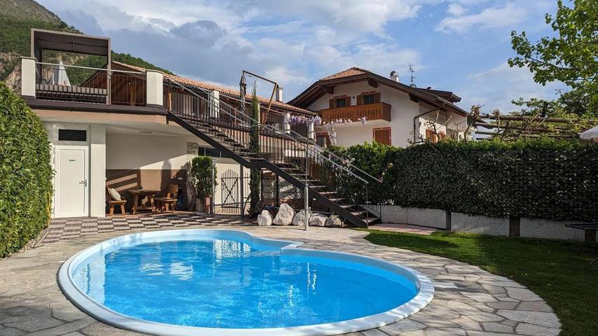 Studio für 2 Personen, mit Balkon und Terrasse sowie Garten und Pool in Terlan