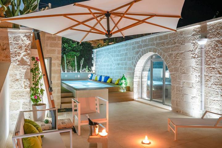 Casa vacanza per 16 persone, con idromassaggio e balcone ad Ostuni