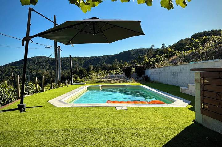 Alquiler vacacional para 8 personas, con piscina en Comarca de Orense