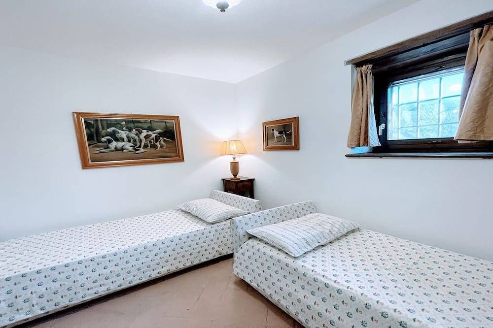Spoleto Splash : Tower with private garden + terraces - sleeps 4/5 in Spoleto, Perugia Province