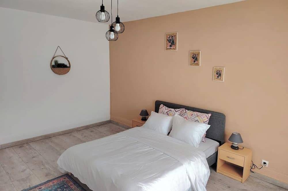 Ganze Wohnung, Large 47 m² renovated family apartment on 1st floor - Portes des Ardennes in Charleville-Mézières, Ardennen
