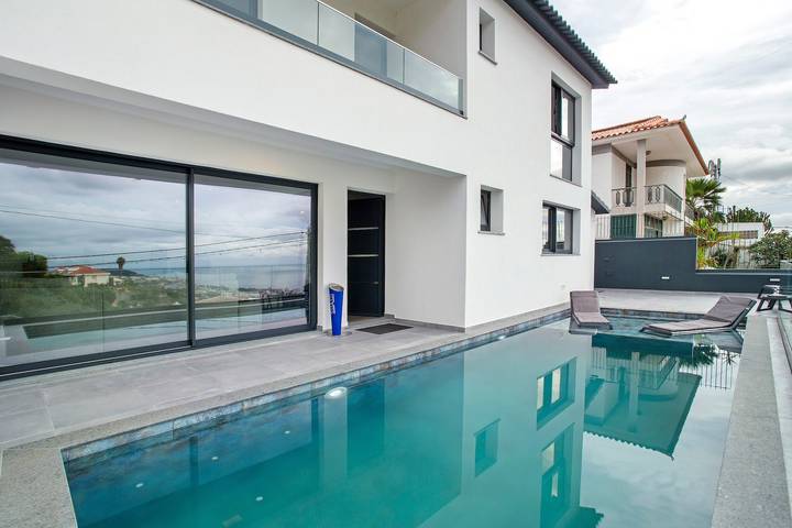 Villa voor 10 personen, met Balkon en Tuin