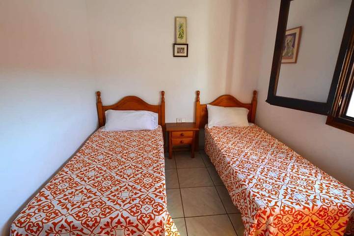 Villa Fernando, 12 personnes, à 4 km de Lloret de Mar, in Aiguaviva Parc, Vidreres