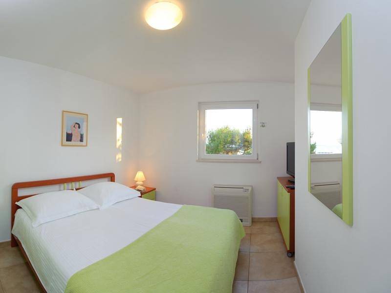 Ganze Wohnung, Ferienwohnung in Brela mit Meerblick, Terrasse, Klimaanlage, W-Lan (201-1) in Brela, Makarska Riviera