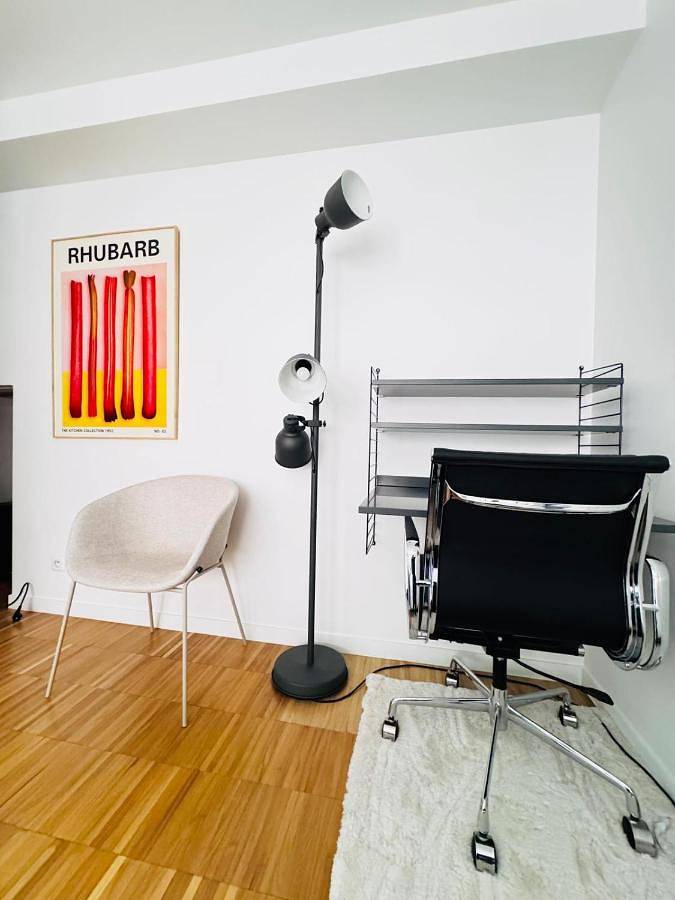 Double Room with Private Bathroom in Saint-Ouen, Seine-Saint-Denis