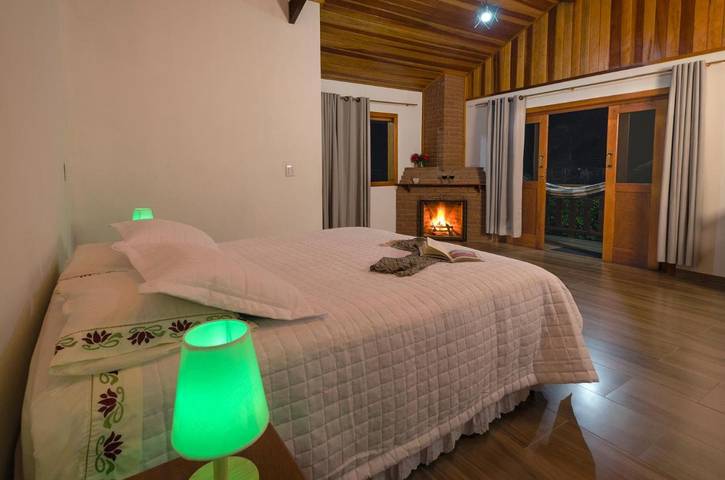 Location de vacances pour 3 personnes, avec jacuzzi et jardin ainsi que balcon et piscine à Resende (Brasil) - 4