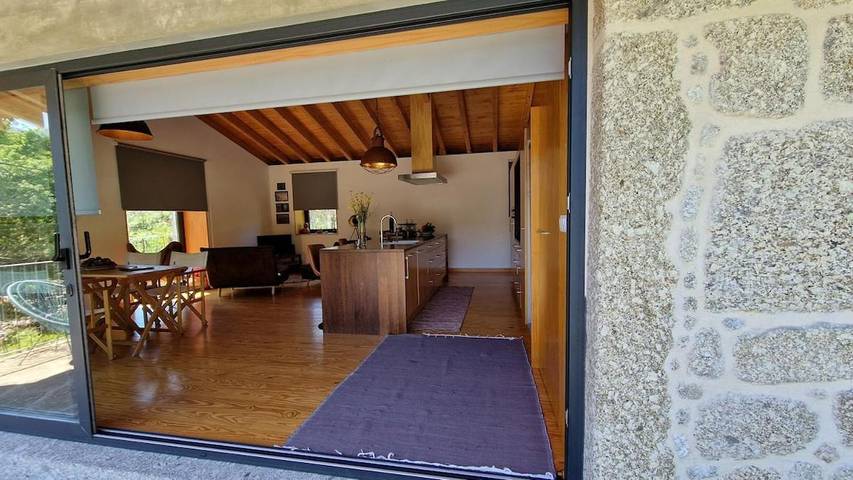 Location de vacances pour 4 personnes, avec Balcon et Terrasse ainsi que Jardin et Piscine dans Entre Ambos-os-Rios - 4