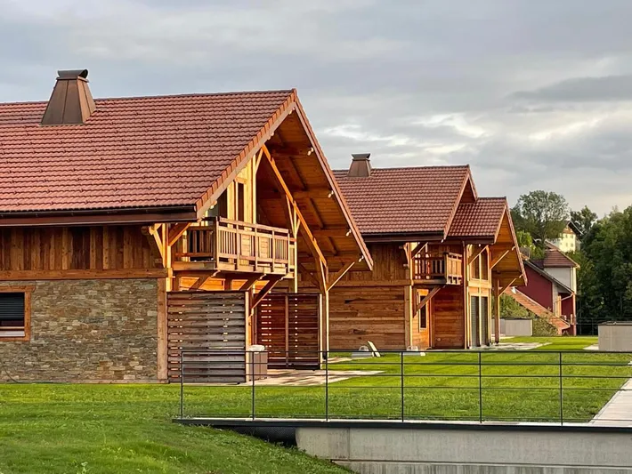 Chalet para 6 personas, con jardín y piscina además de vistas y vistas al lago - 1