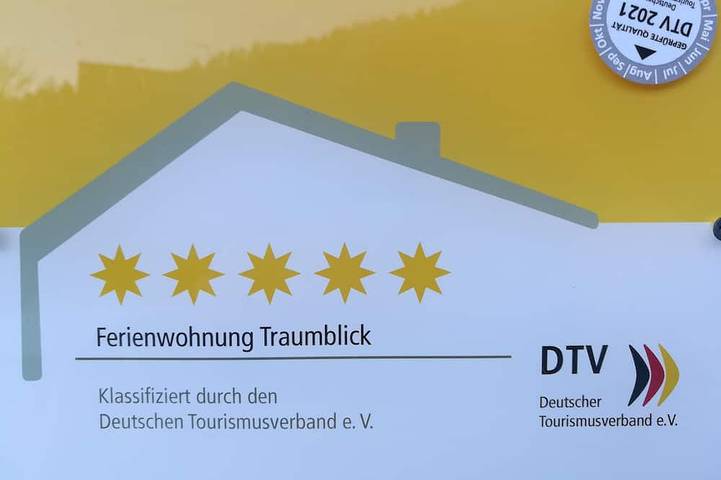 Ferienhaus für 8 Personen, mit Balkon und Whirlpool sowie Garten im Schwarzwald