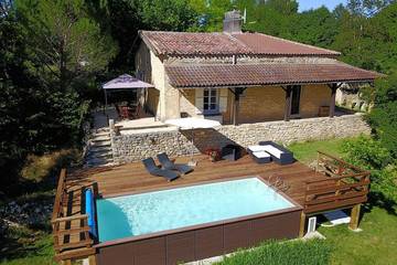 Gîte pour 5 personnes, avec jardin et balcon à Saint-Front-sur-Lémance