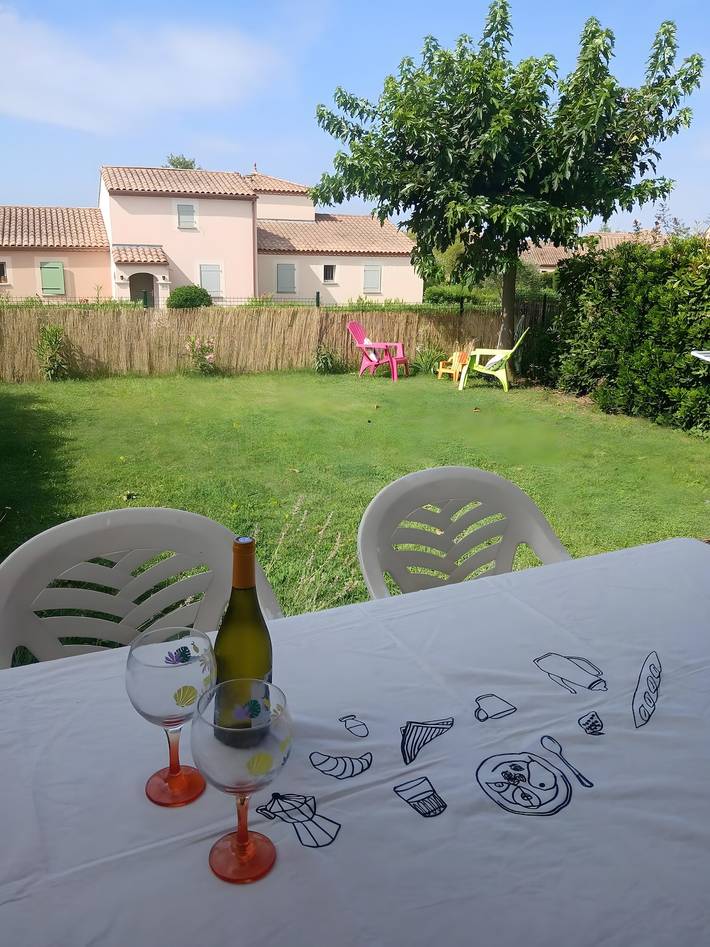 Casa vacacional 'Le Petit Maison' con piscina, terraza privada y aire acondicionado in Homps, Region de Narbonne